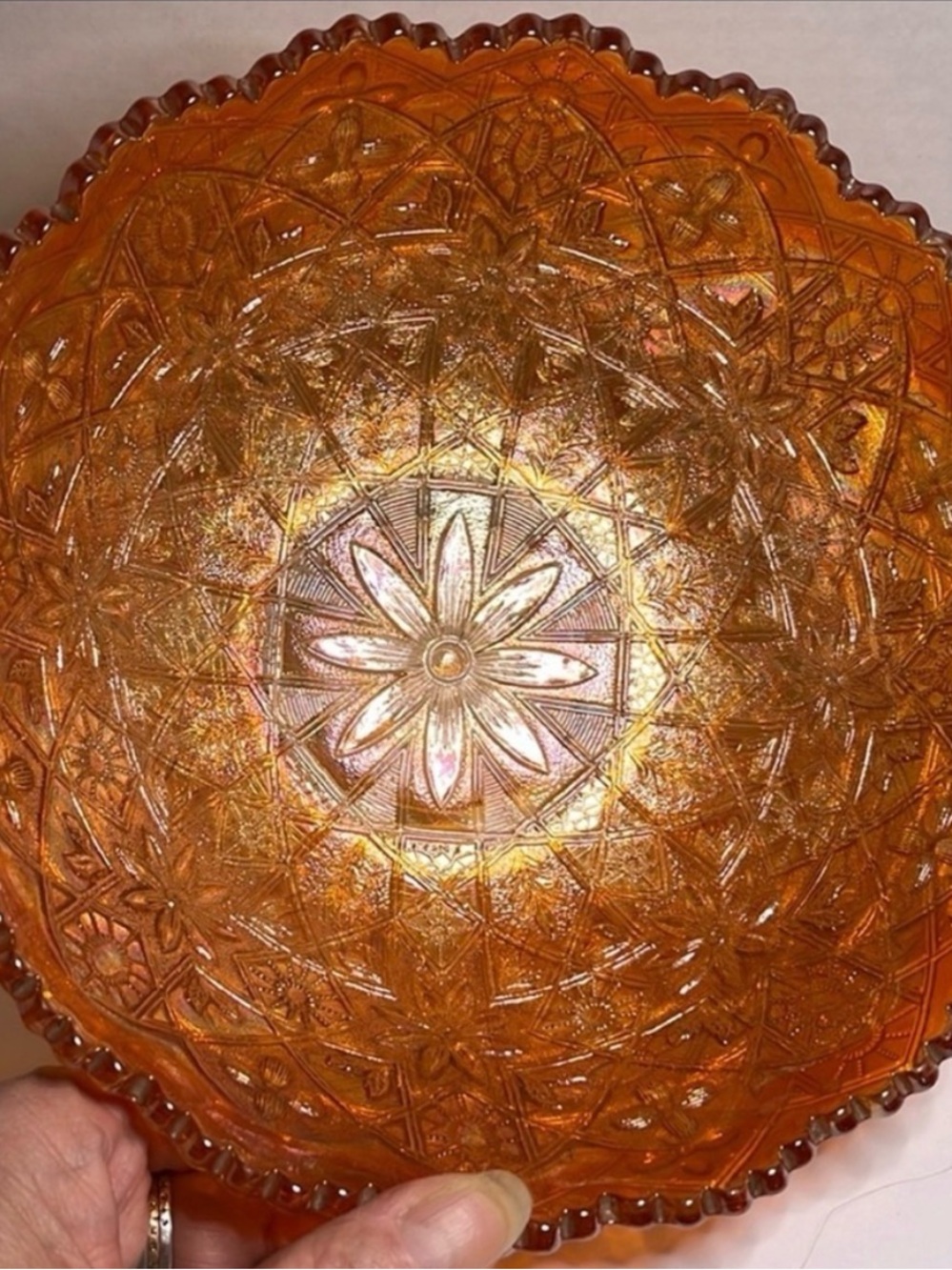 Stunning Imperial Glass Marigold Hattie Pattern Scalloped Edge Bowl 7-1/2"